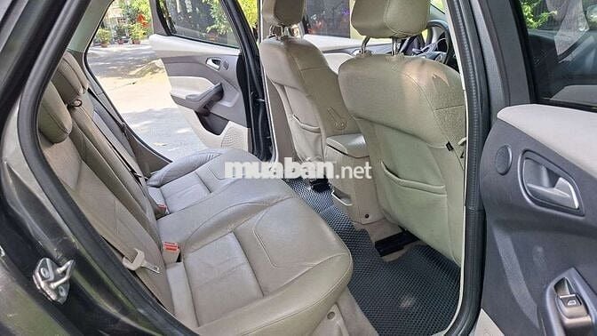 Cần bán ford focus SX 2018 bảng Titanium