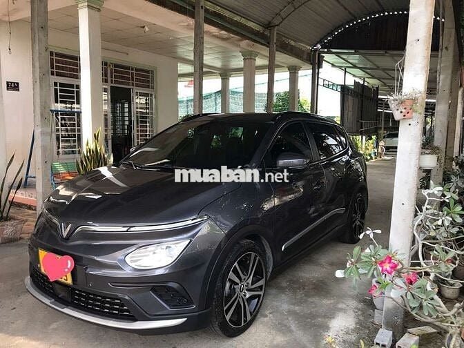 Cần tiền nên bán xe oto Vinfast E34 đời cuối 2022