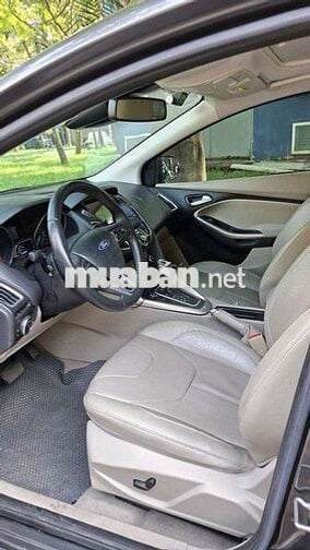Cần bán ford focus SX 2018 bảng Titanium