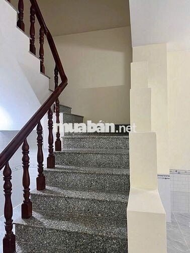 Nhà trệt lầu 3PN KDC Hồng Phát chỉ 10 triệu thương lượng