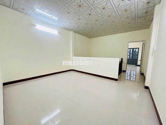 Nhà trệt lầu 3PN KDC Hồng Phát chỉ 10 triệu thương lượng