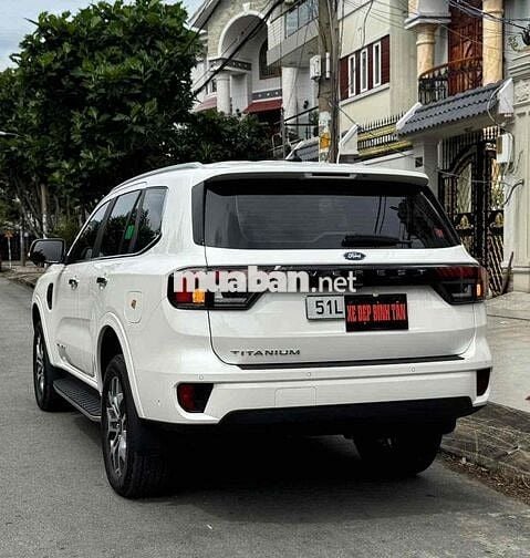 CẦN BÁN XE FORD EVERETS TITANIUM PLUS 4x4.13NKM