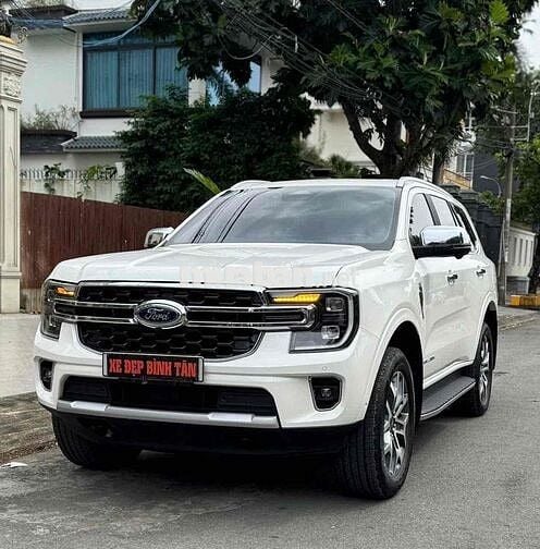 CẦN BÁN XE FORD EVERETS TITANIUM PLUS 4x4.13NKM