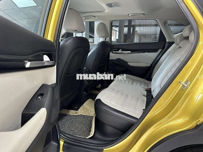 Kia Seltos 2023 Premium 1.4 AT - 36,000 km một chủ