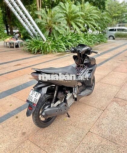 Honda Airblade 2022 độ bộ nổ đen nhám