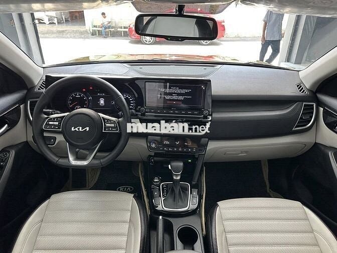 Kia Seltos 2023 Premium 1.4 AT - 36,000 km một chủ