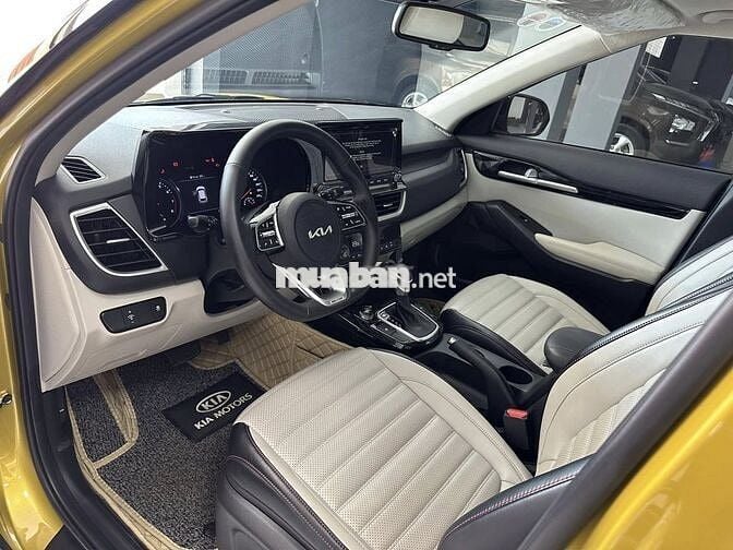 Kia Seltos 2023 Premium 1.4 AT - 36,000 km một chủ