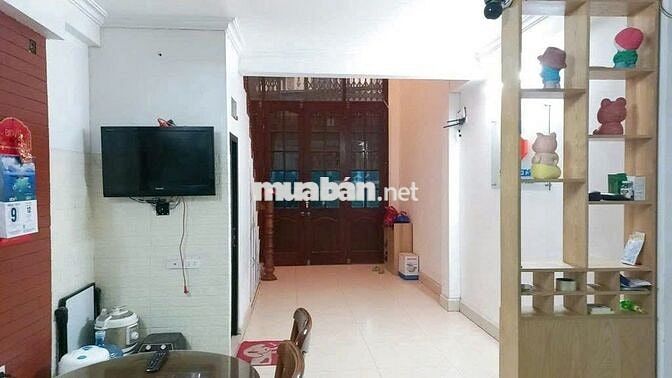 Nhà mặt tiền 36 m2, 4 phòng ngủ, ngõ 207 đường Ngọc Hồi