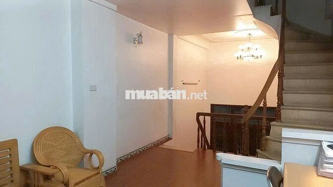 Nhà mặt tiền 36 m2, 4 phòng ngủ, ngõ 207 đường Ngọc Hồi