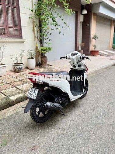 Honda Vision 2019 màu trắng