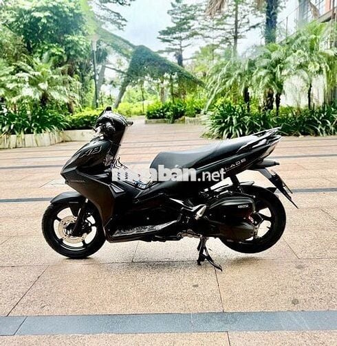 Honda Airblade 2022 độ bộ nổ đen nhám