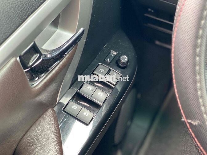 Toyota Fortuner 2019 2.7V 4x2 AT - 65000 km