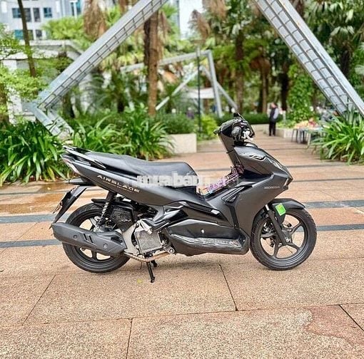 Honda Airblade 2022 độ bộ nổ đen nhám