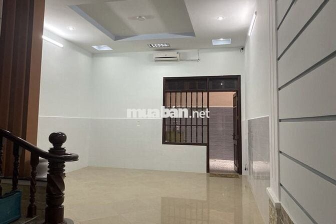 mặt bằng kinh doanh hoặc mở văn phòng. diện tích 5m x 20m