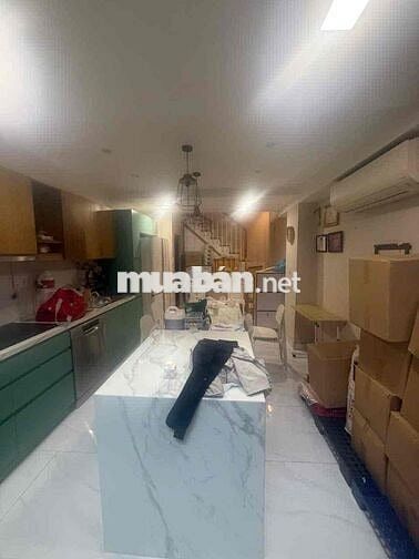 Bán nhà Quận 3, 5 tầng kiên cố, hẻm 3m thẳng một trục, sát mặt tiền. V