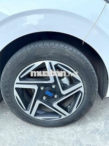 Hyundai Grand i10 2024 - 20000 km