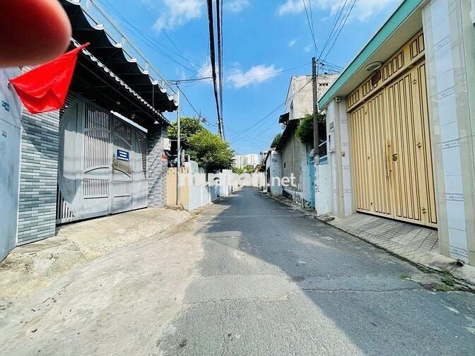 Bán đất tặng nhà trọ 2 tầng - Thu nhập 8tr/th- 69m2- HXH thông-4.83 tỷ