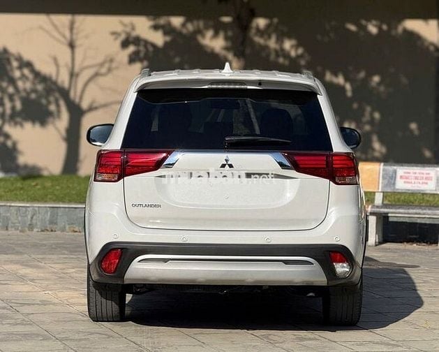 Mitsubishi Outlander Premium 2.0 CVT 2021