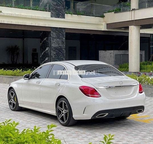 C300 AMG trắng/đỏ 2016