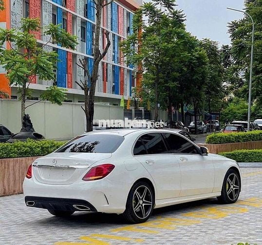 C300 AMG trắng/đỏ 2016