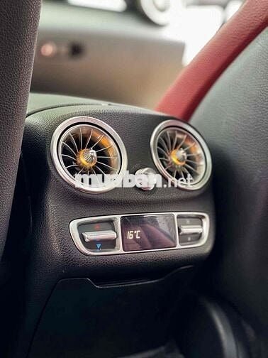 C300 AMG trắng/đỏ 2016