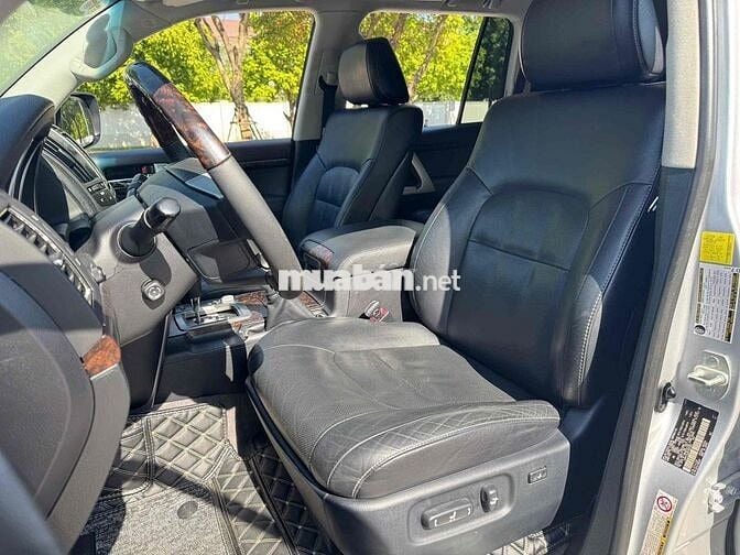 Toyota Land Cruiser V8 5.7 dki 12/2015