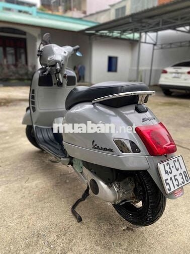 Vespa GTS xám si măng xe mây chạy êm ru