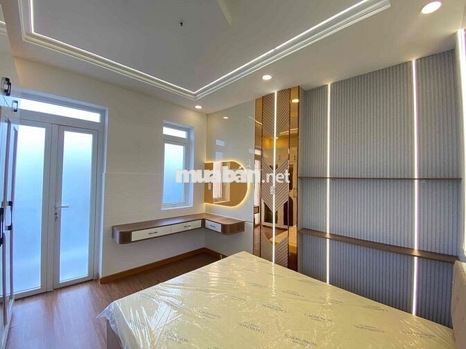 Lên Sóng Em Bé Siêu Phẩm Mới Xây 100% Xe Hơi Đậu Trước Nhà