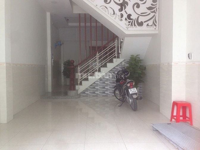 Chính chủ cho thuê nhà mặt tiền đường Hoa Bằng - trung tâm quận Tân