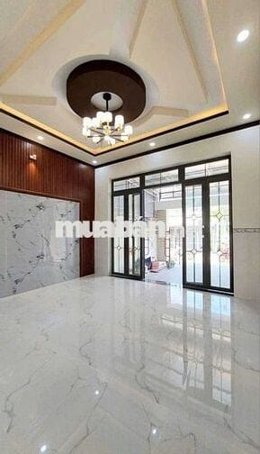 Bán nhà cấp 4 sổ hồng riêng, dt 100m2, ngay chợ Bờ Ngựa giá 705triệu