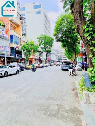 Cho Thuê Nhà Mặt Tiền : 35 Đông Du, Phường Bến Nghé, Quận 1, TPHCM.