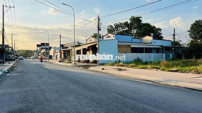 SANG LỖ Đất 250m2 tại Tân Uyên liền kề khu công nghiệp Nam Tân Uyên,