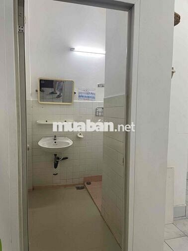 Có 2 phòng cho thuê Q11 giá 3trxx