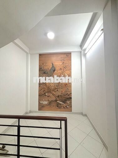 Nhà mặt tiền Q3, 3m x 11m, 1 trệt + 3 lầu, 2 phòng ngủ