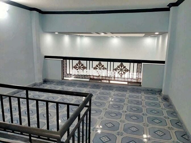 Bán nhà đường Lê Thị ngay vla BC