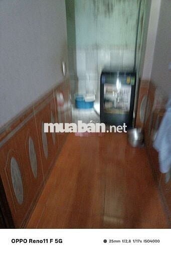 Nhà thuê 4×16 lầu suốt có 3pn. Đường lại Hùng Cường vào 2/ ngắn.