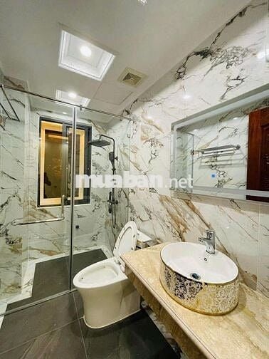 Chủ nhà cho thuê nhà mới, thang máy, 129m2_ 4T; Lạc Long Quân -42 Tr