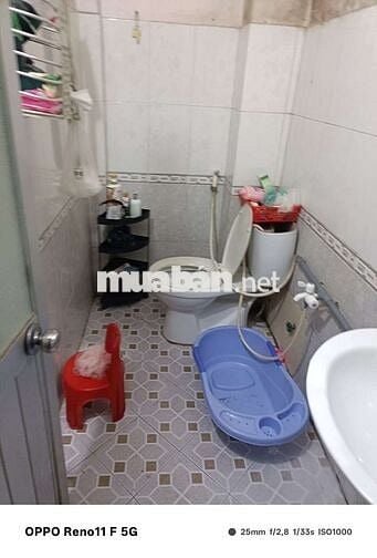 Nhà thuê 4×16 lầu suốt có 3pn. Đường lại Hùng Cường vào 2/ ngắn.