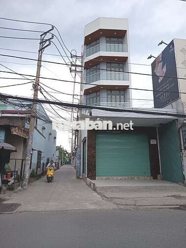 Giảm 900 triệu bán gấp căn nhà mặt tiền