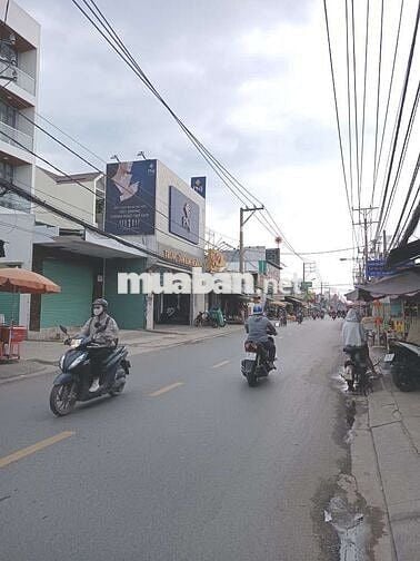 Giảm 900 triệu bán gấp căn nhà mặt tiền