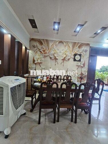Nhà bệt hự đẹp 623m2 tặng nội thất