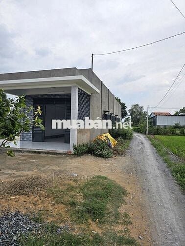 Thanh lý đất thổ cư 842m2 có sẵn nhà cấp 4 120m2