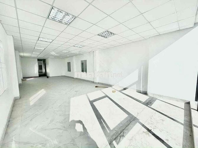 Cho thuê VP Tân Cảng 130m2 view landmark ngay ga metro thoáng mát