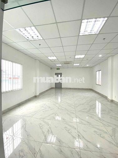 Cho thuê VP Tân Cảng 130m2 view landmark ngay ga metro thoáng mát