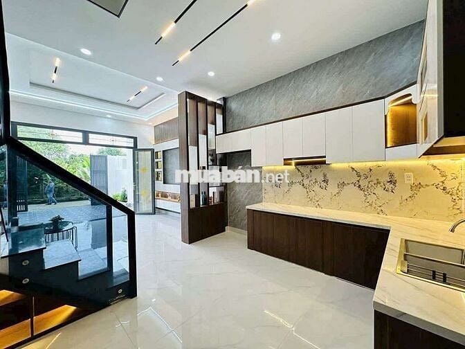 Bán Nhà SHR - Gần Chợ Hưng Long..DT 99mv...Dãy 3 Căn Vừa Xây Xong.