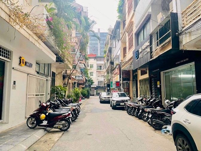 Bán nhà riêng 66m2 ở Thái Hà,lô góc 3thoáng,phân lô oto đỗ cổng,18.2tỷ