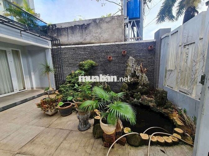 Cho thuê biệt thự sân vườn 4PN full nội thất sân oto