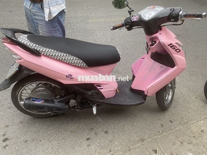 Nhà dư xe bán xe chạy rất tốt