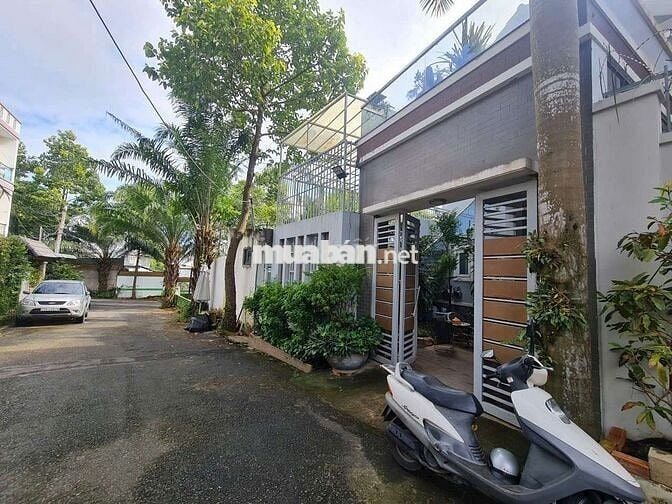 Cho thuê biệt thự sân vườn 4PN full nội thất sân oto