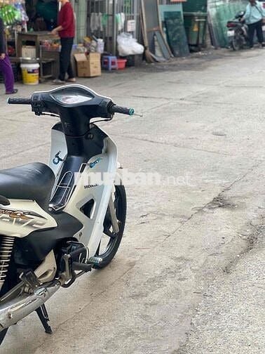 wave alpha trắng xe đẹp máy chạy bốc tiết kiệm xăn